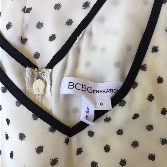 BCBG Polka Dot Mini Dress with Lace Trim Women’s size 0 - Picture 5 of 10